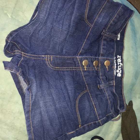 Shorts - Picture 4 of 4